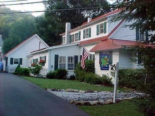 1902 Turnpike House 1902 Turnpike House