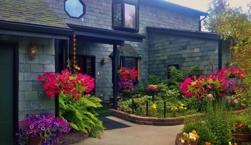 Alaska House of Jade Bed and Breakfast