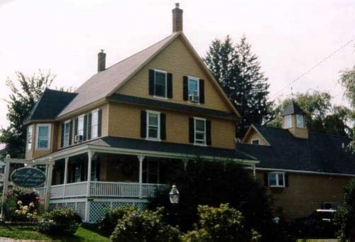 Carriage House Bed and Breakfast