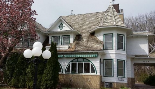 Chestnut Charm Bed and Breakfast