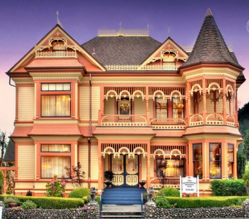 Gingerbread Mansion Inn