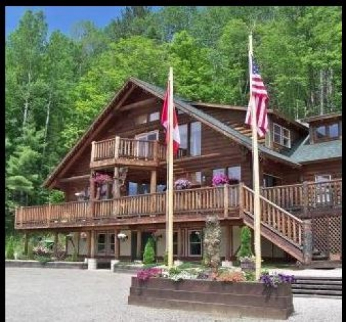 Hawks Nest Lodge