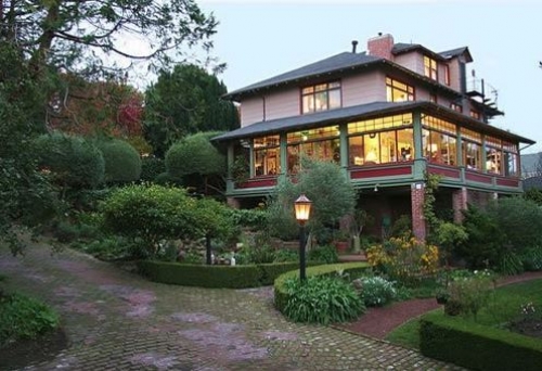 Jabberwock Inn Bed and Breakfast