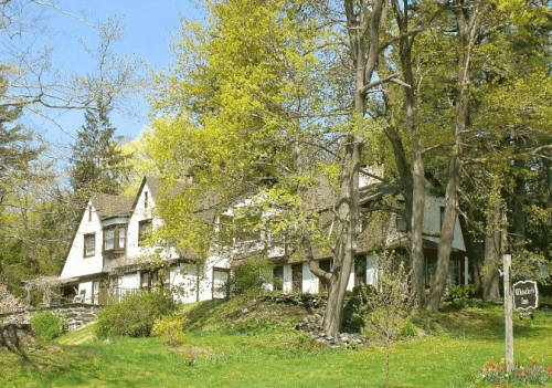 Whistlers Inn Whistlers Inn